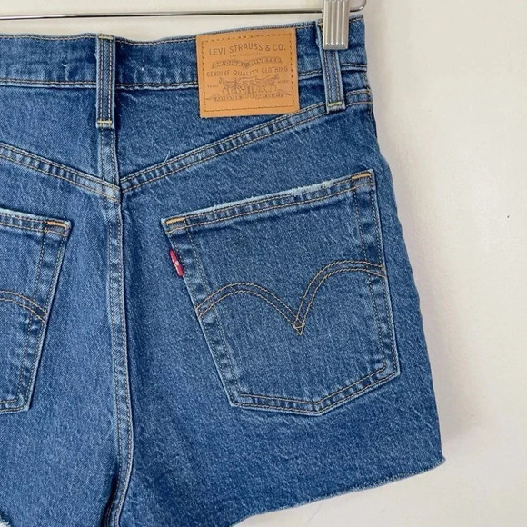 Levi's Ribcage Distressed Mid Thigh Medium Wash Frayed Hem Jean Shorts - Picture 15 of 16